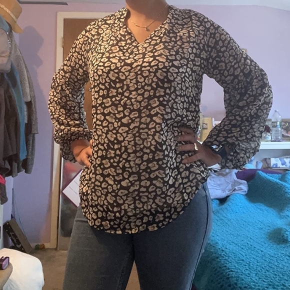 Leopard Print Chiffon Blouse - Picture 7 of 7